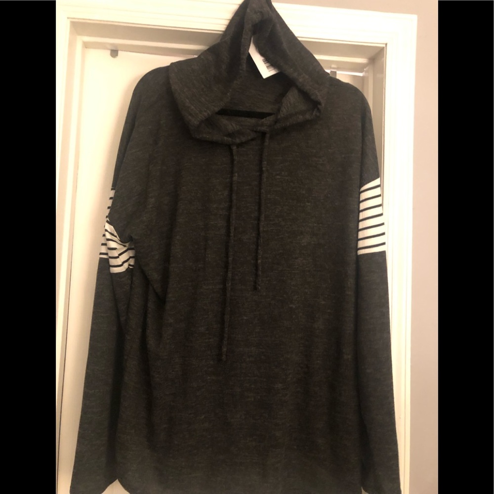 NWT heimish hooded top w stripe insert sleeve